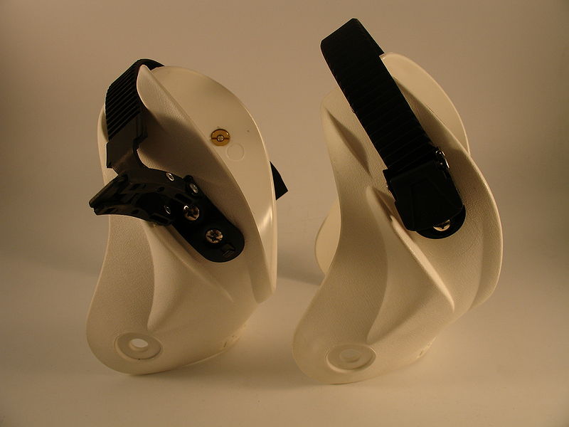 File:Parts-Remz V-cut cuffs.jpg